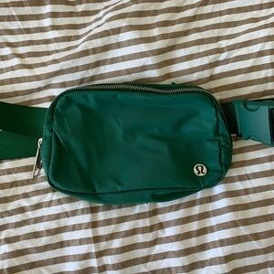 Lululemon Everywhere Belt Bag